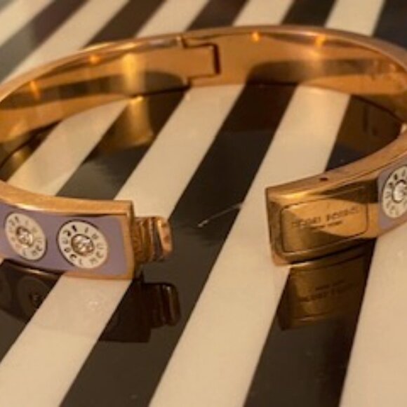 Henri Bendel Rare Rivet Enameled Swarovski Bangle - Picture 10 of 11